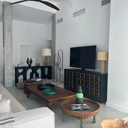 Villa Villa Palmerie - Private Design-Led Luxury Villa With Pool, Gardens & Mediterranean Calm - Sea View, Near Beach, Sleeps 12 Sitio de Calahonda