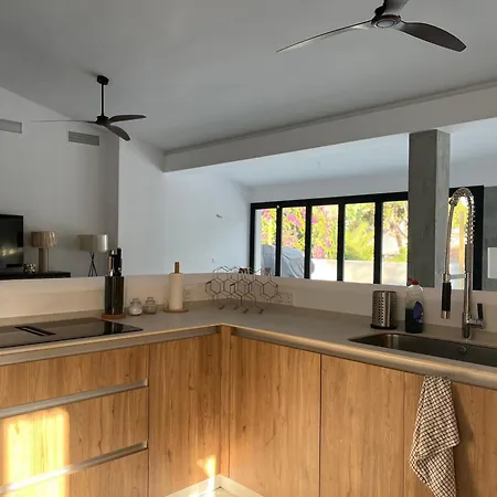 Villa Palmerie - Private Design-Led Luxury Villa With Pool, Gardens & Mediterranean Calm - Sea View, Near Beach, Sleeps 12 * Sitio de Calahonda